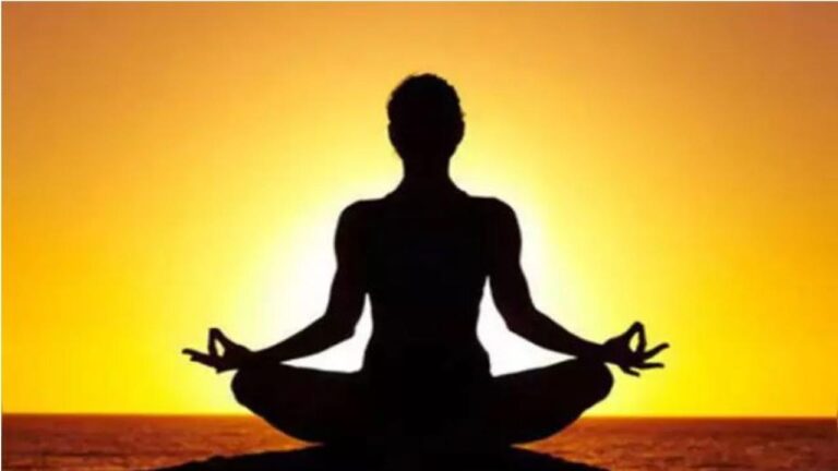 एक दूसरे से जुड़े हैं योग और नैतिक शिक्षा