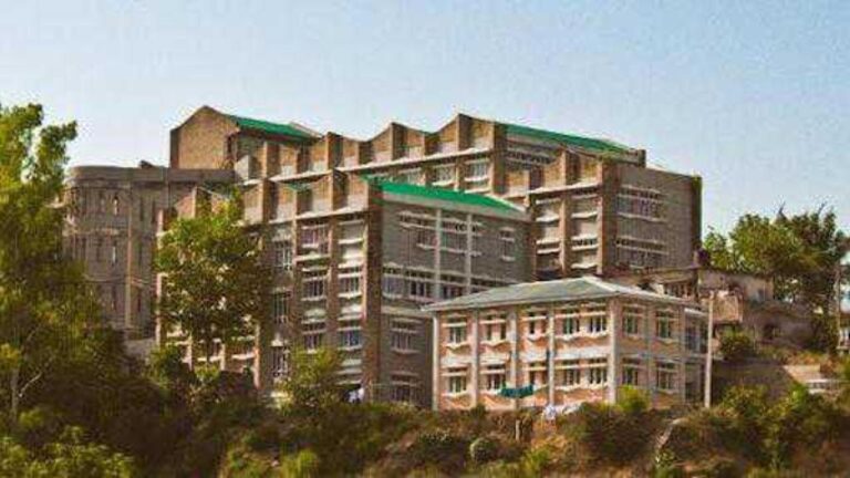 हमीरपुर स्वास्थ्य विभाग की अनोखी पहल, शहीदों के परिवारों को अस्पतालों में मिलेगा स्पेशल ट्रीटमेंट