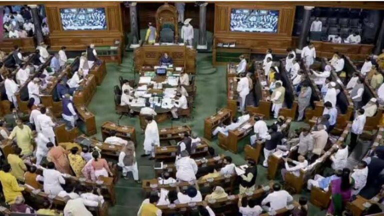 मणिपुर मुद्दे पर हंगामे के बाद लोकसभा में विपक्षी दलों का हंगामा