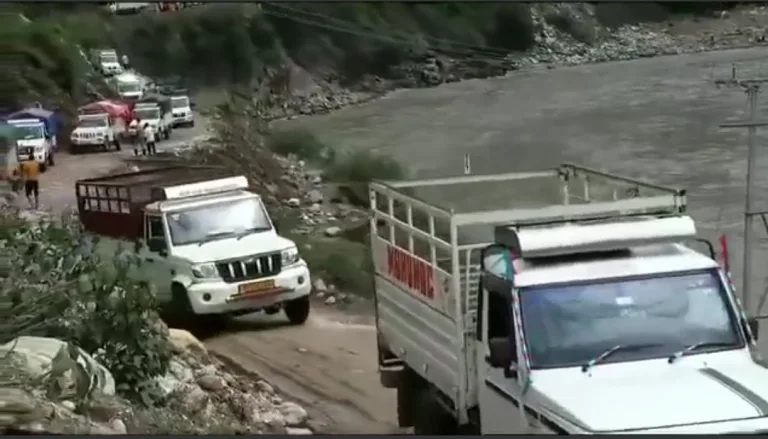 पंडोह-कुल्लू मार्ग हुआ बहाल, 1500 से ज्यादा वाहन निकाले
