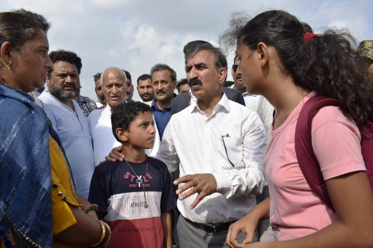 कांगड़ा जिले के बाढ़ प्रभावितों को विशेष राहत पैकेज देगी सरकार: मुख्यमंत्री
