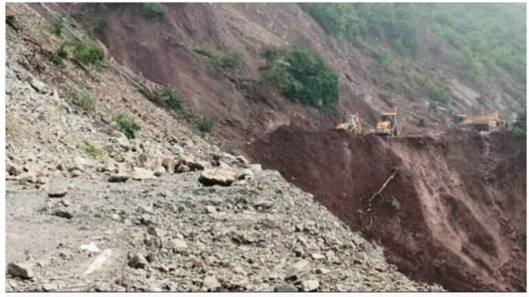 कालका-शिमला पर चक्कीमोड़ में लगातार हो रहा भूस्खलन, कंपनी के लिए काम करना बना चुनौती