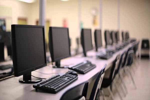 Kangra News: ज्वाली में नियमों को धत्ता बताकर चल रहे कंप्यूटर संस्थान, बच्चों के भविष्य से खिलवाड़ - 2023