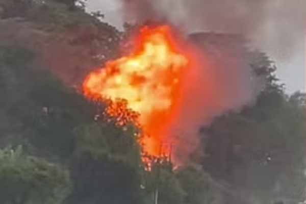 Latest Hamirpur News Explosions in a vehicle carrying cylinders