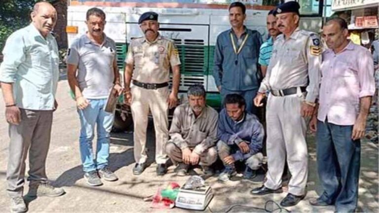 Chamba News: HRTC बस में सवार 2 लोगों से पकड़ी 663 ग्राम चरस