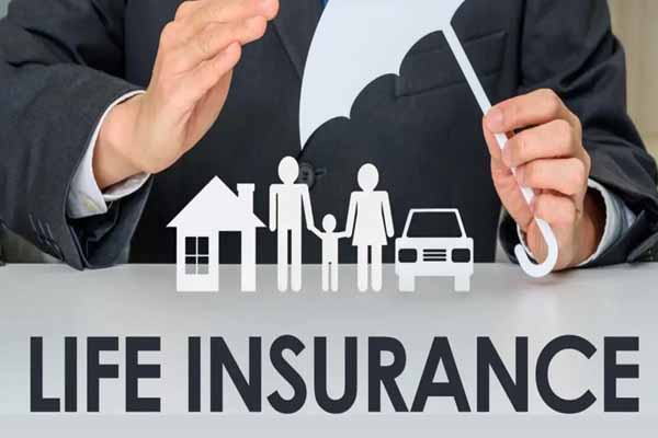 Life Insurance: आपकी सुरक्षा की गारंटी और परिवार के लिए सही चुनौती