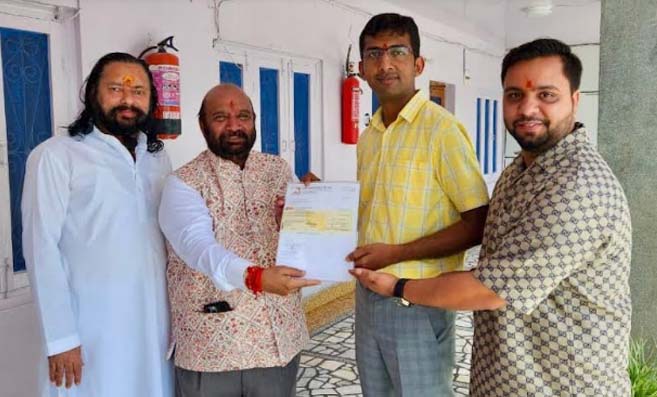 Himachal: उद्योगपति डॉ. महिंद्र शर्मा ने श्री माता वैष्णो देवी श्राइन बोर्ड को 1.01 करोड़ रुपये का दिया दान