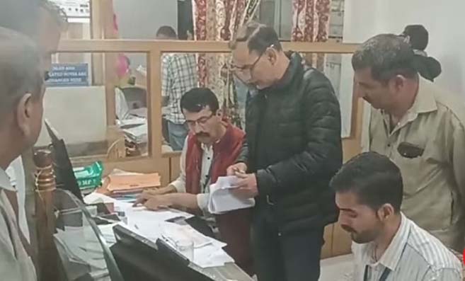 Sirmour News: सिरमौर जिला के नौहराधार बैंक में हुआ 4 करोड़ का घोटाला!