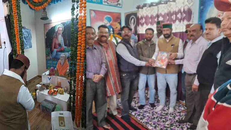 विधायक सुल्तानपुरी ने बाल्मीकि जयंती डगशाई वाल्मीकि मंदिर में टेका माथा