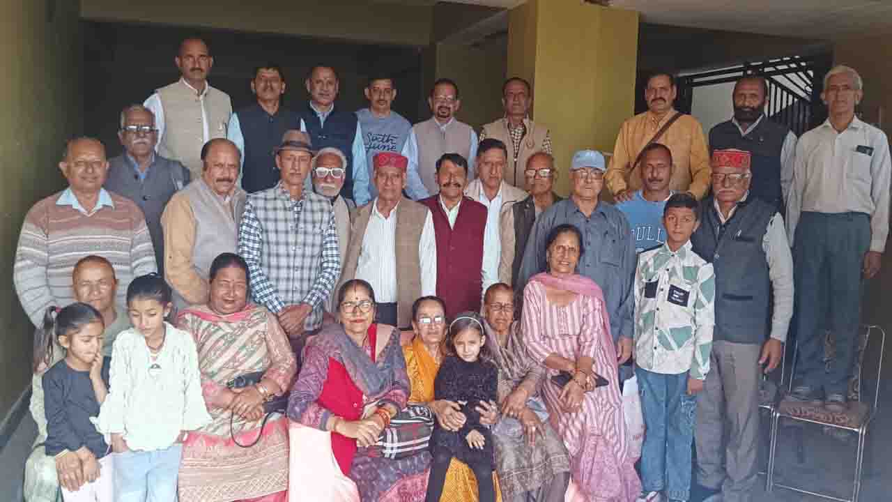 Solan News: धर्मपुर में पूर्व सैनिकों की बैठक, सोलन ईसीएचएस डॉक्टर के रवैये से नाराज पूर्व सैनिक.!