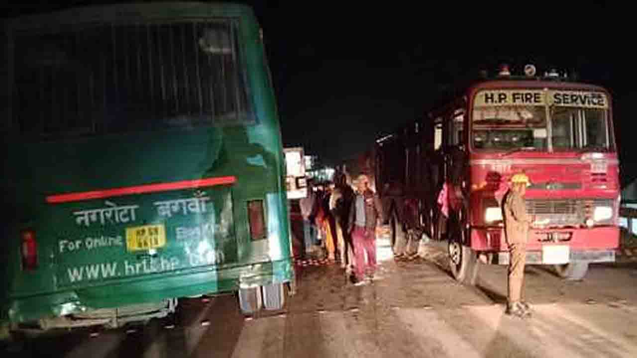 Himachal News: HRTC की चलती बस में लगी आग, ड्राइवर की सूझबूझ से टला हादसा..!