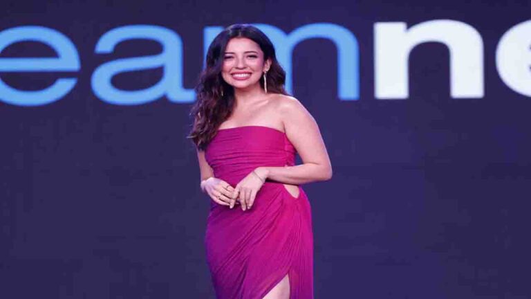 Barkha Singh Upcoming Shows: बर्खा सिंह ने स्टेज पर मचाया धमाल, नई वेब सीरीज ‘लफंगे’ का हुआ ऐलान!