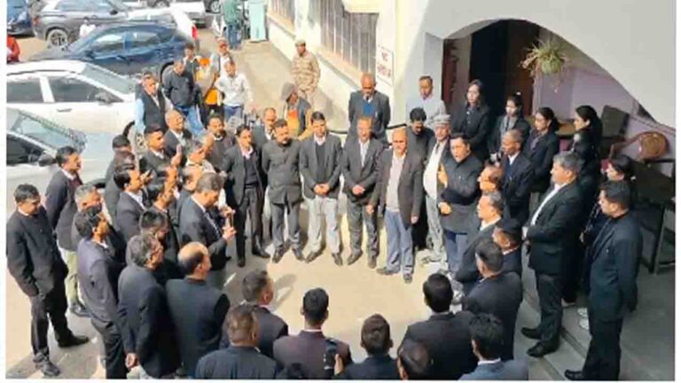 घुमारवीं अधिवक्ता संघ ने Advocate Act 1961 में प्रस्तावित संशोधन के खिलाफ आंदोलन शुरू करने का फैसला लिया..!