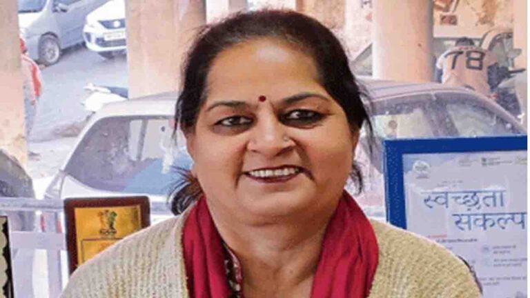 Solan News: सुप्रीम कोर्ट ने सोलन की महापौर को उषा शर्मा पद पर किया बहाल , उनकी अयोग्यता को 'राजनीतिक गुंडागर्दी' बताया,,!