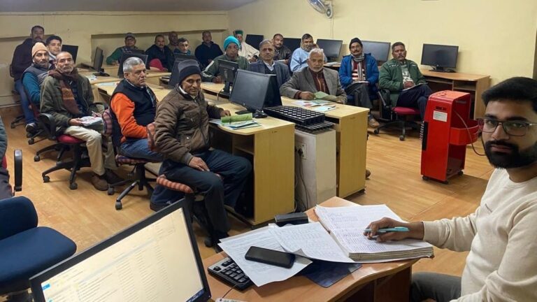 Mandi: सोलन के किसानों के लिए प्रशिक्षण कार्यक्रम आयोजित..!