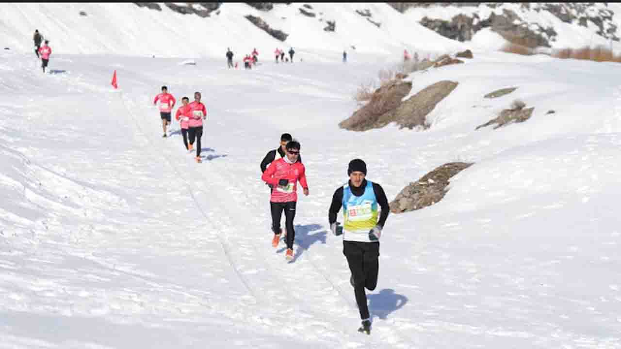 Snow Marathon: विश्व के सबसे ऊंचे और एशिया के एकमात्र स्नो मैराथन के अधिकतम खिताब डिफेंस फोर्सिस के नाम