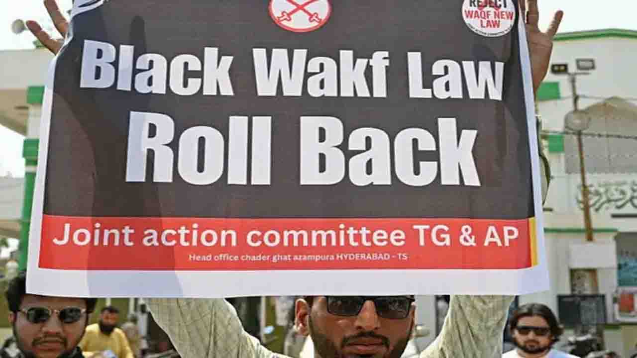 Waqf Amendment Law: क्या सरकार का प्रमुख प्रावधानों को रोकने का वादा एक रणनीतिक कदम है?