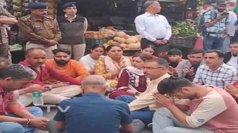 Shimla Masjid Controversy: संजौली मस्जिद विवाद ने फिर माहौल गरमाया, देवभूमि संघर्ष समिति ने बिजली और पानी काटने की उठाई मांग..!