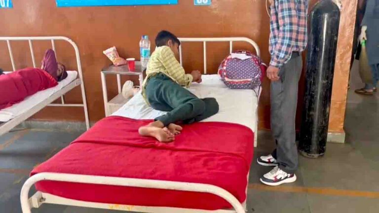 Sirmour Crime News: शिक्षक पर लगे छात्र की पिटाई के आरोप, अस्पताल में भर्ती .!