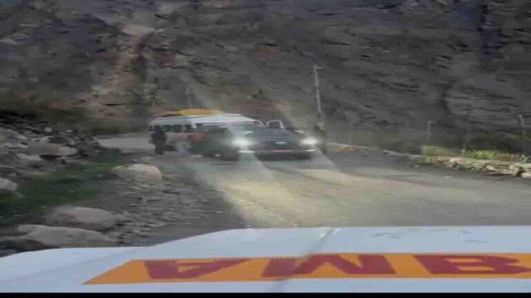 Himachal: एम्बुलेंस का रास्ता रोकने वाले पर्यटकों पर भारी जुर्माना..!