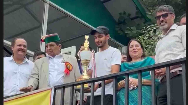 Solan: आर्यन कौशिक ने, शूलिनी लॉन टेनिस टूर्नामेंट में सिंगल्स और डबल्स खिताब पर किया कब्जा