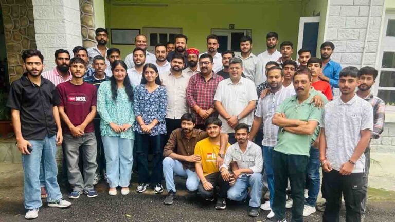 Mandi News: सरकाघाट में युवा कांग्रेस की मासिक बैठक, संगठन को मजबूत करने और नशे की रोकथाम पर जोर
