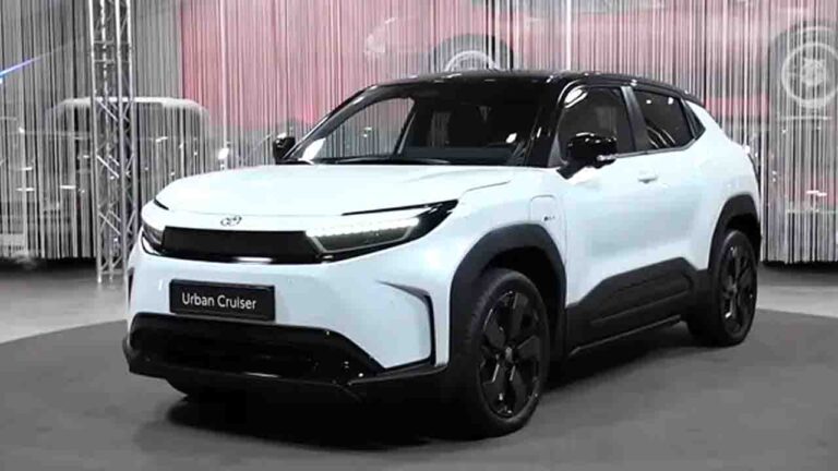 Toyota Urban Cruiser EV: हाइब्रिड और इलेक्ट्रिक गाड़ियों की बढ़ती मांग के बीच Toyota ला रही है ये धमाकेदार गाड़ी