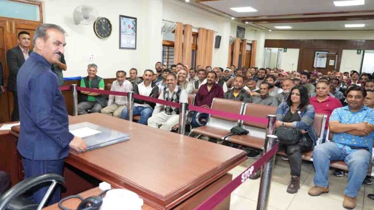 Himachal News: सीएम सुक्खू बोले- सेब उत्पादकों के हितों की रक्षा के लिए प्रदेश सरकार प्रतिबद्ध