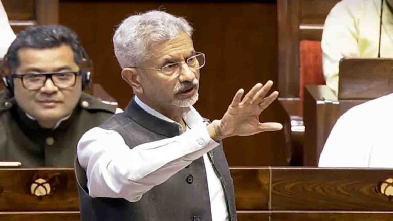 Monsoon Session: कान खोलके सुन लें विपक्ष, PM मोदी और ट्रंप के बीच नहीं हुई कोई बात..