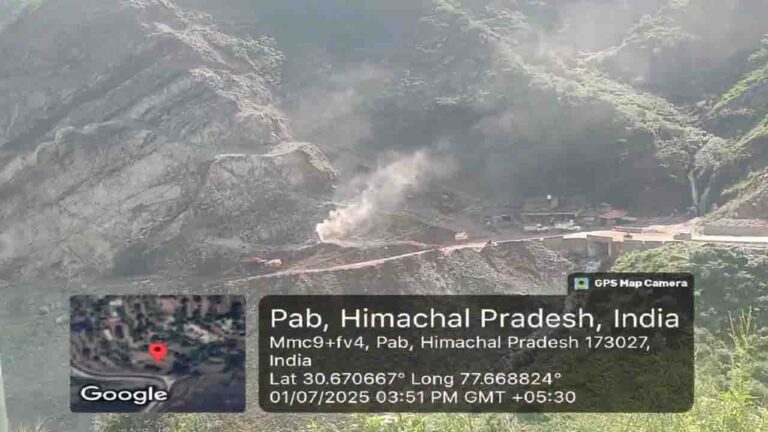 Sirmour News: बरसात में ब्लास्टिंग, गूंजते धमाके, कांपते पहाड़ और खतरे में सिरमौर के लोगों की ज़िंदगी..!