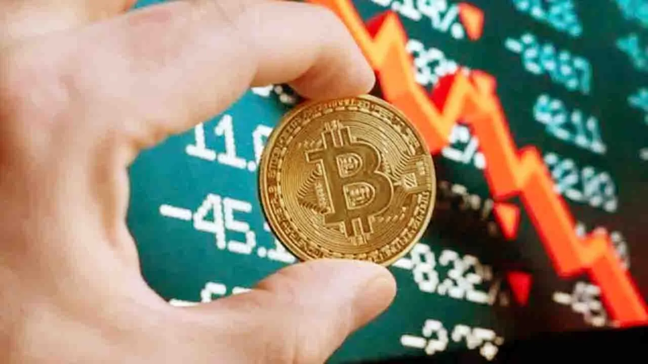 2025 में 32% का उछाल के साथ रिकॉर्ड हाई पर पहुंचा Bitcoin Price! क्रिप्टो ने छुआ $124 हजार आंकड़ा, जानें तेजी की वजह...