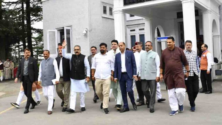 Himachal News: पूर्व सीएम जयराम ठाकुर का बड़ा आरोप, सरकार ने भ्रष्टाचार और लूट को दी हरी झंडी-एपीएमसी को चहेतों ने लगाया करोड़ों का चूना