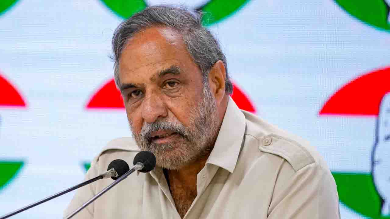 Politics: कांग्रेस के वरिष्ठ नेता आनंद शर्मा ने DFC अध्यक्ष पद से दिया इस्तीफा