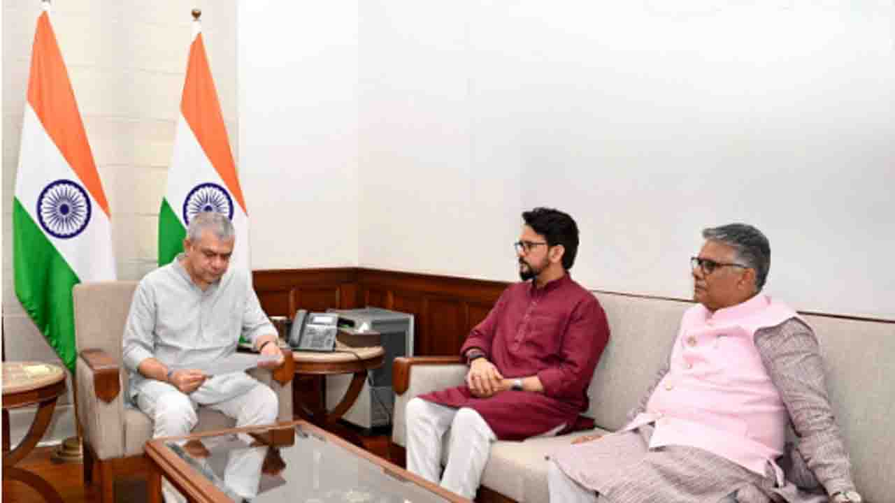 Himachal: ऊना-कांगड़ा नई रेल लाइन की मांग, अनुराग ठाकुर और राजीव भारद्वाज ने रेल मंत्री से की मुलाकात