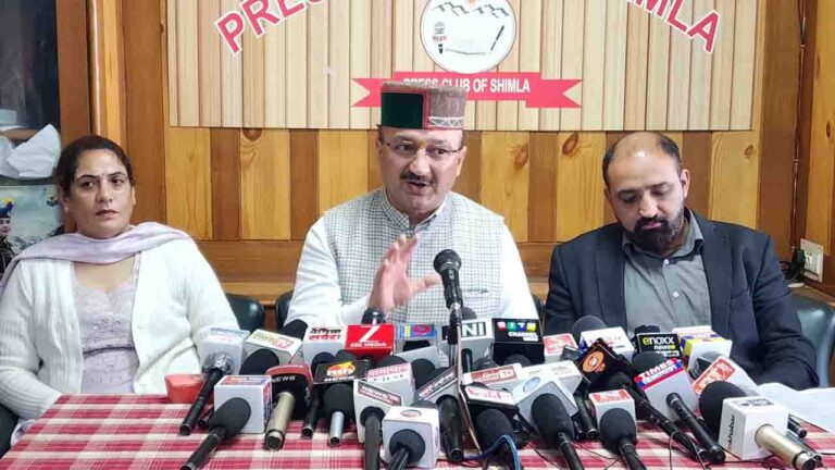 Sirmour Panchayat Scam: चमत्कारी बाईक! दो चक्करों में ढोई टनों के हिसाब से रेत-बजरी