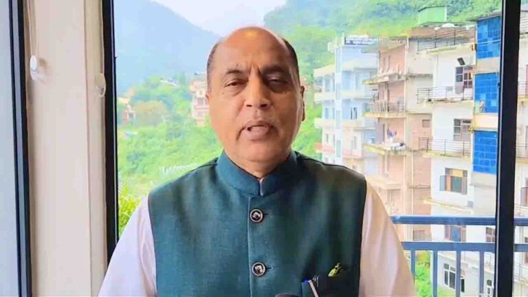 Himachal News की सुक्खू सरकार पर जयराम का हमला: Atal Medical University शिफ्ट करने का फैसला 'संकीर्ण सोच' का प्रतीक, आपदा प्रभावितों की अनदेखी जारी