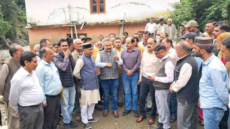 Mandi News: शिक्षा मंत्री बोले- 109 पूर्ण क्षतिग्रस्त स्कूलों के लिए प्रथम चरण में 16 करोड़ स्वीकृत, बरसात बाद शुरू होगा निर्माण