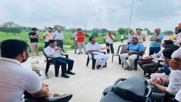 Kangra: पौंग बांध की बाढ़ से प्रभावित गांवों का विधायक भवानी पठानिया ने लिया जायजा, राहत का भरोसा