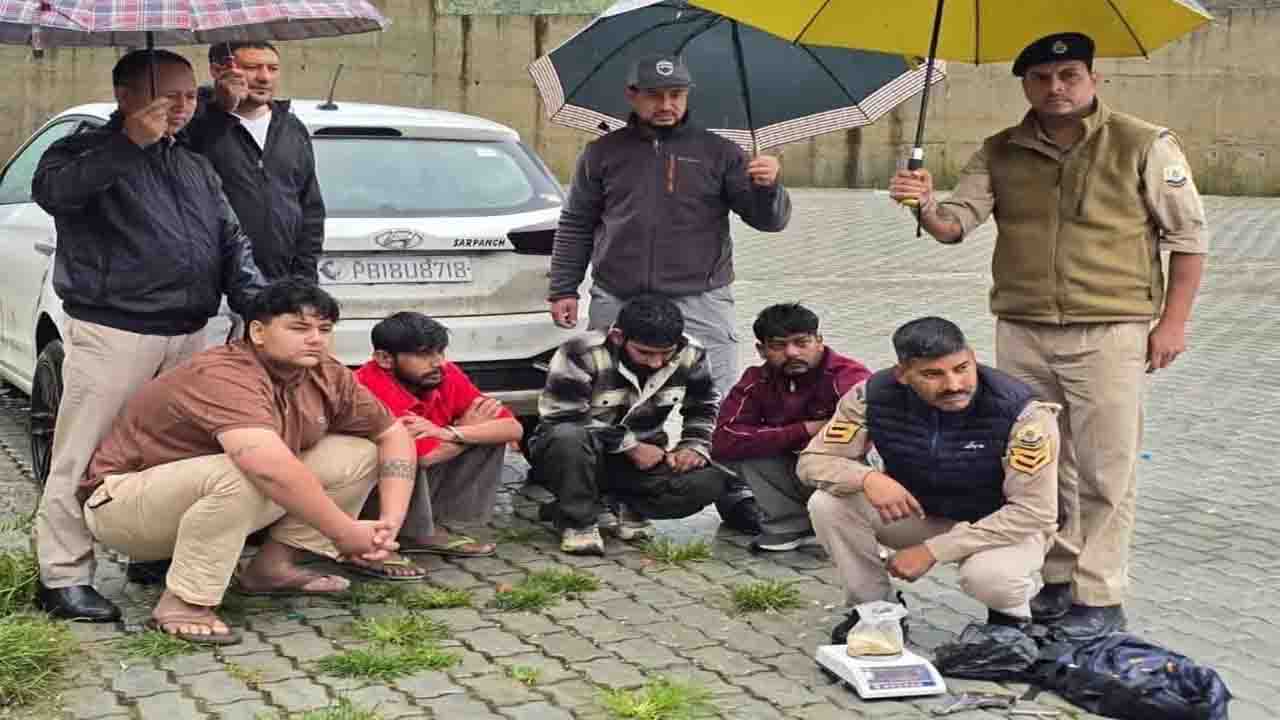 Manali Drugs Mafia: मनाली में 15 लाख का चिट्टा और पिस्टल बरामद, चार तस्कर गिरफ्तार