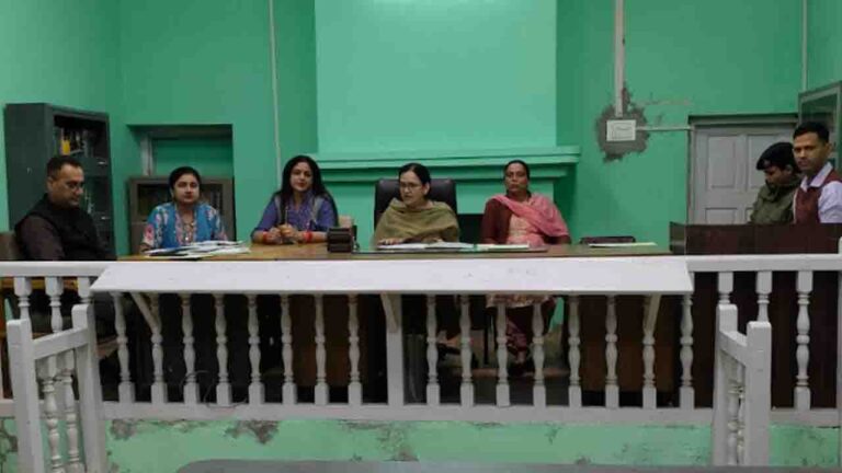 Kullu News: कुल्लू में महिला आयोग का पहला कोर्ट सत्र, तीन जिलों के 18 मामलों पर सुनवाई