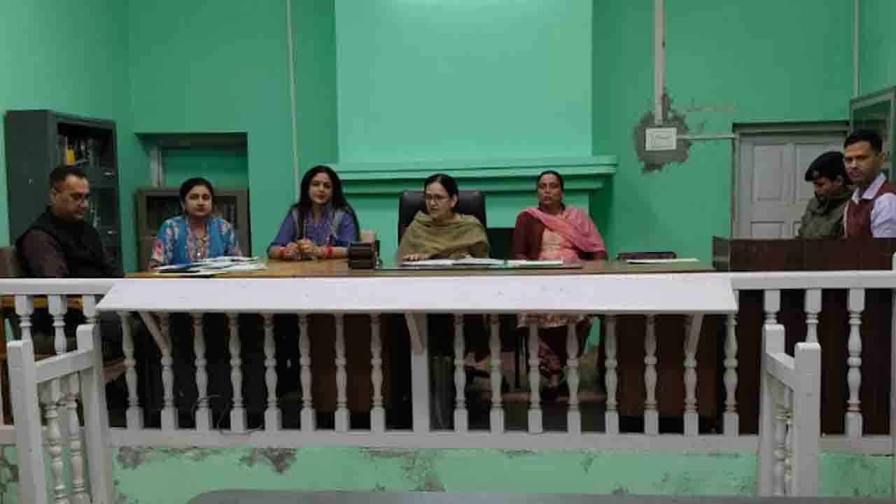 Kullu News: कुल्लू में महिला आयोग का पहला कोर्ट सत्र, तीन जिलों के 18 मामलों पर सुनवाई
