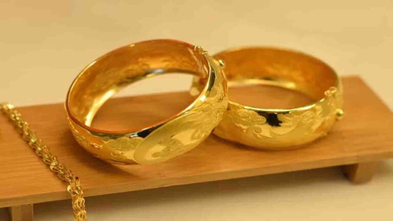 Gold Rate Today 2026: सोना और चांदी की कीमतों में फिर गिरावट, चेक करें आज लेटेस्ट रेट