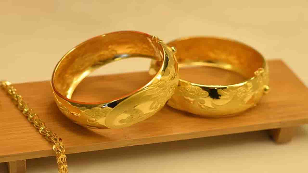 Gold Rate Today: सोना और चांदी की कीमतों में फिर गिरावट, चेक करें आज लेटेस्ट रेट