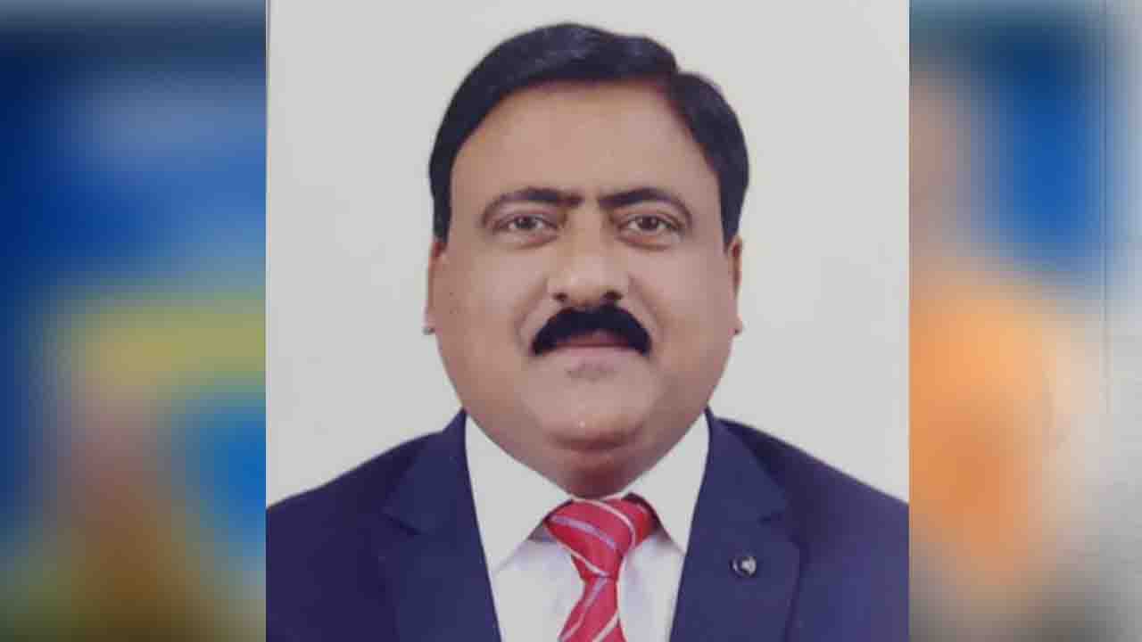 Hamirpur News: कुलदीप सिंह ठाकुर को प्रदान की गई 'हिमाचल की पंचायती राज संस्थाओं' पर शोध के लिए डॉक्टरेट की उपाधि