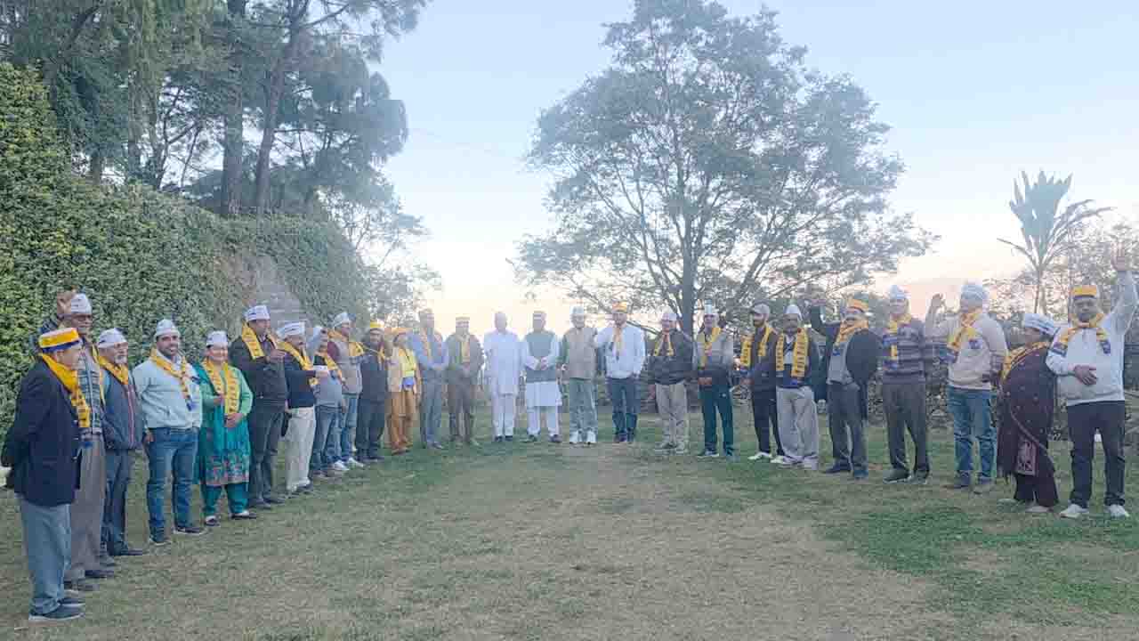 Solan News: आम आदमी पार्टी की कसौली में महत्वपूर्ण बैठक, संगठनात्मक मजबूती और आगामी रणनीति पर चर्चा