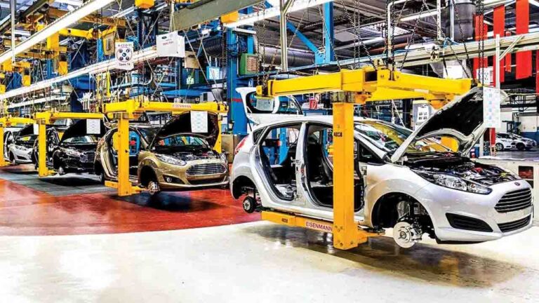 Indian Auto Sector: आधी साल की मंदी के बावजूद 2025 में भारतीय ऑटो सेक्टर का शानदार प्रदर्शन!