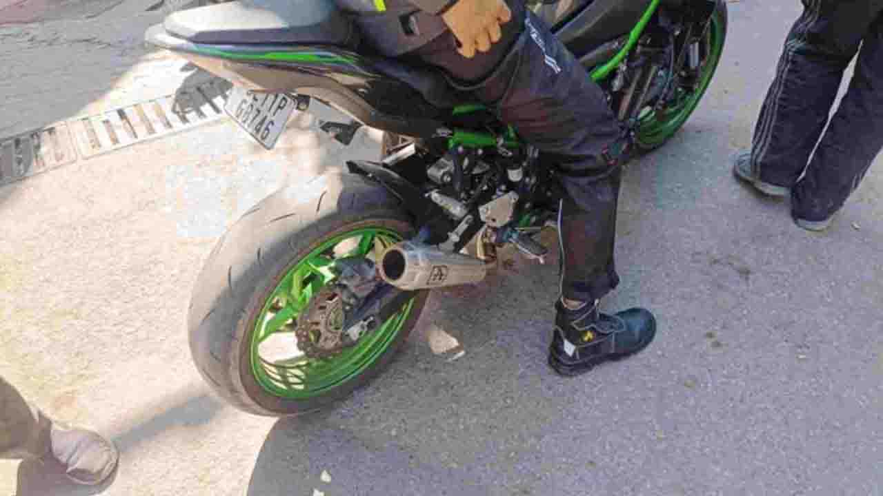 Solan News: बाइकर पर चढ़ा था 'स्पीड का भूत', Solan Police ने काटा 10 हजार का चालान और उतारा पारा