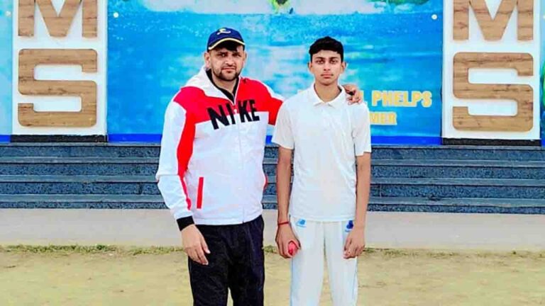 Kangra News: अंडर-14 जिला क्रिकेट टीम में चयन, विद्यालय में खुशी की लहर