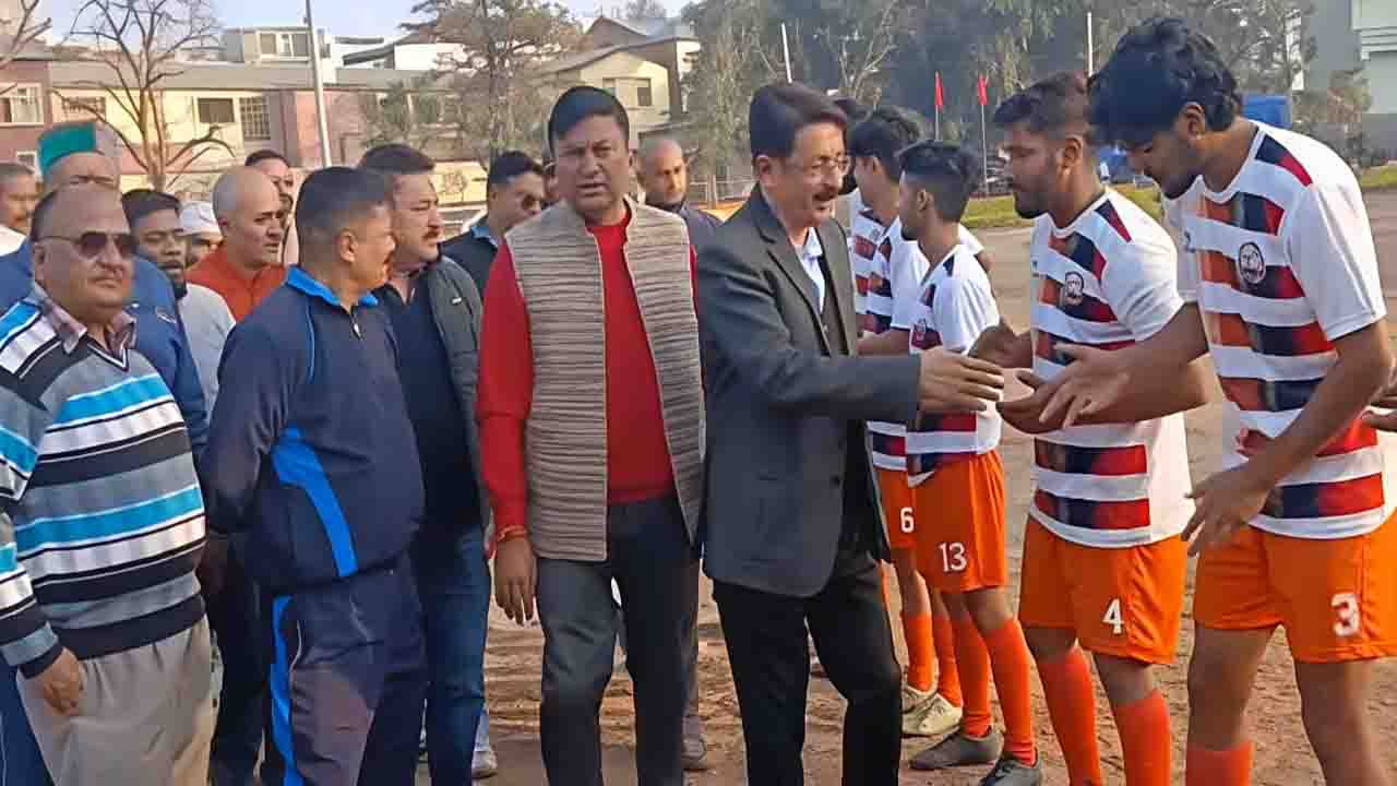 Football Championship: पहले दिन ऊना, शिमला और सोलन की शानदार जीत, कांग्रेसी नेता रूपेंद्र ठाकुर ने किया शुभारंभ