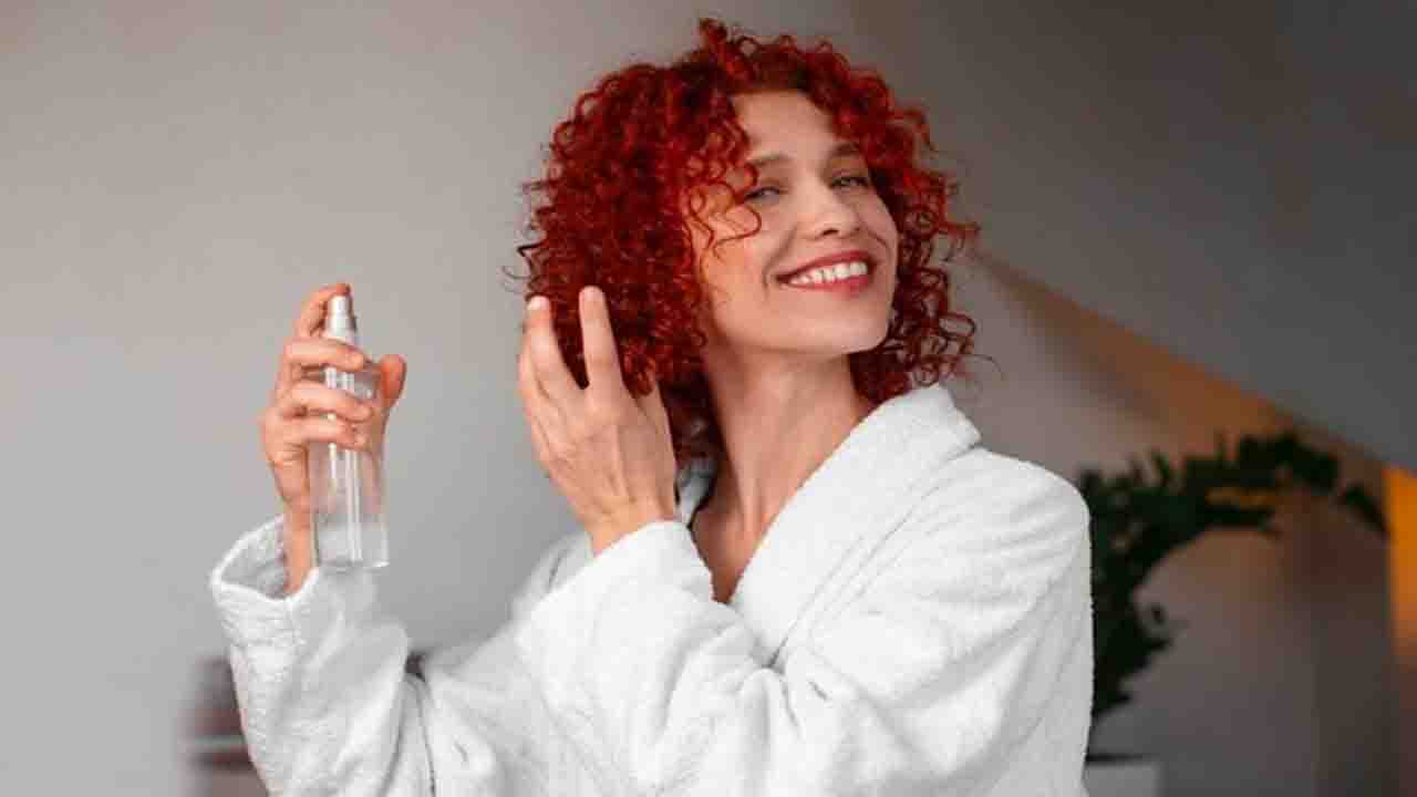 Hair Perfume: सर्दियों में बालों को खुशबूदार बनाने के लिए हेयर परफ्यूम